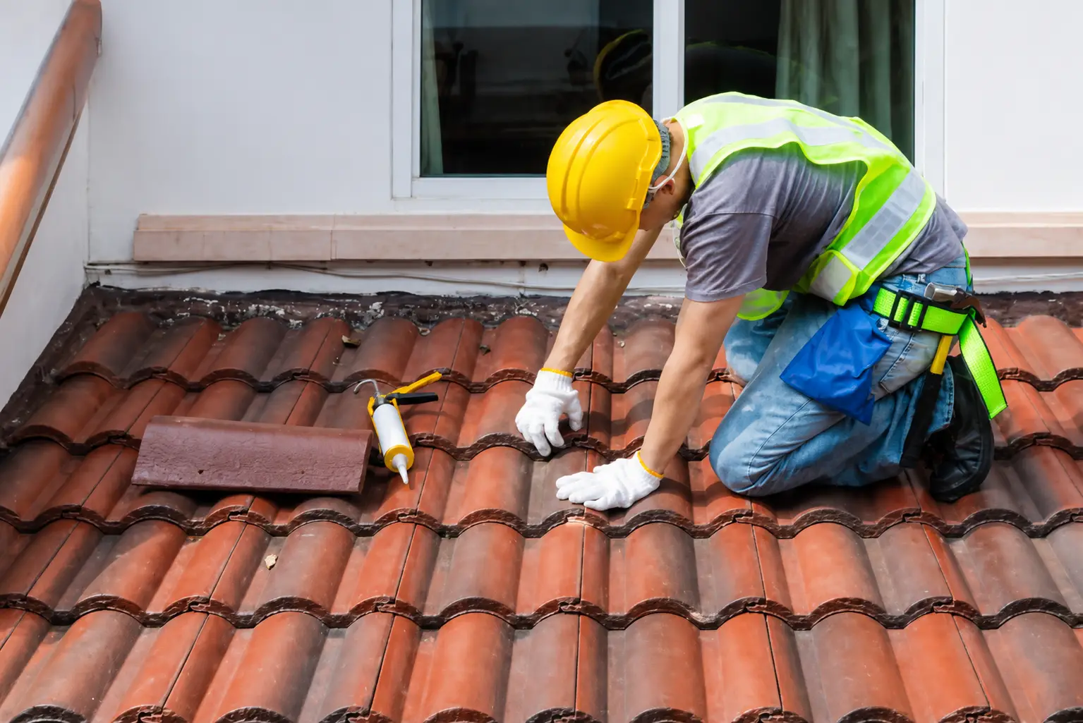 Emergency roof repairs dublin by MJ roofing